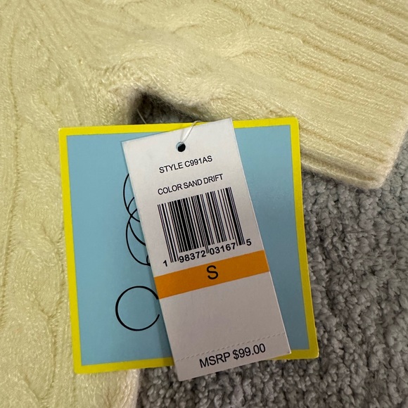 Beautiful beaded gem sweater - Picture 4 of 4